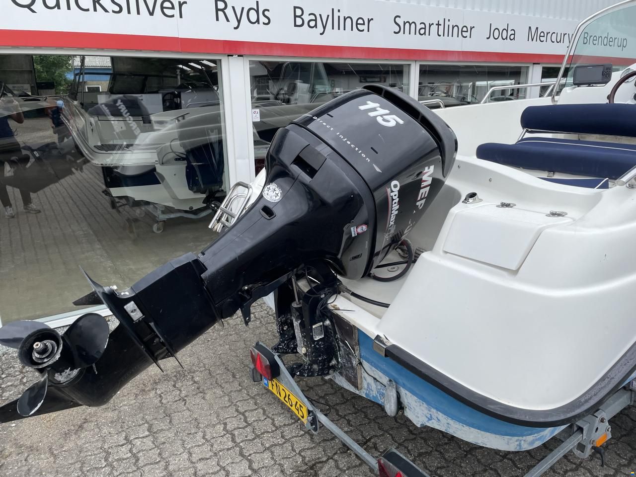 Norway X enes Explorer 570 med Mercury 1
