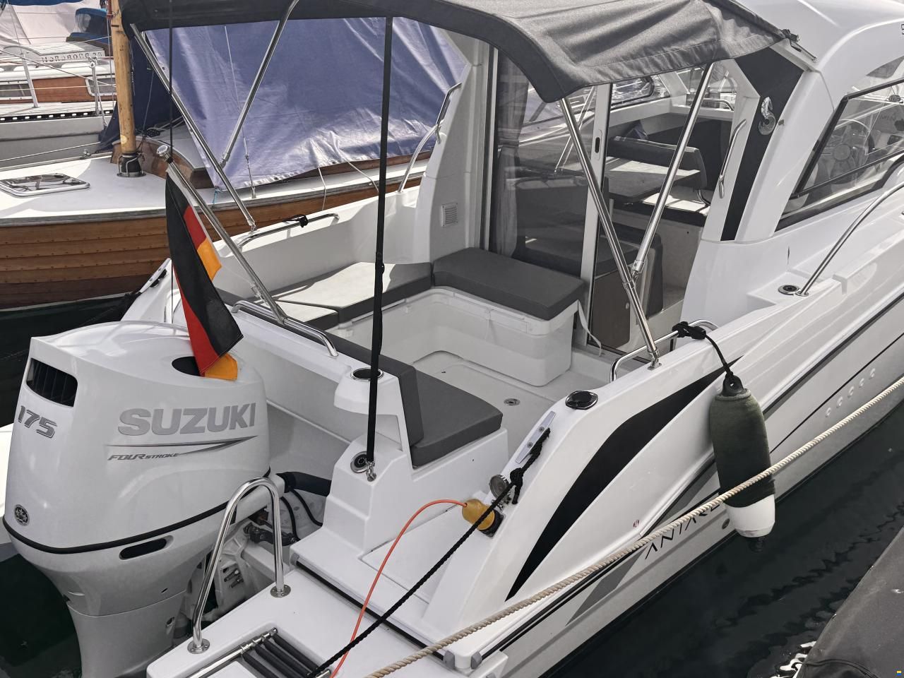 Beneteau Antares 7