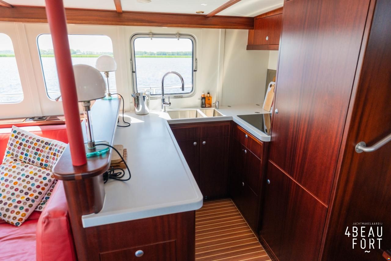 Altena 53 Custom Trawler