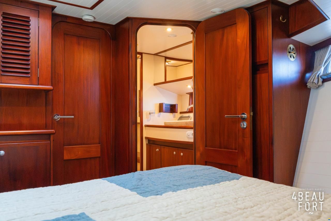 Altena 53 Custom Trawler