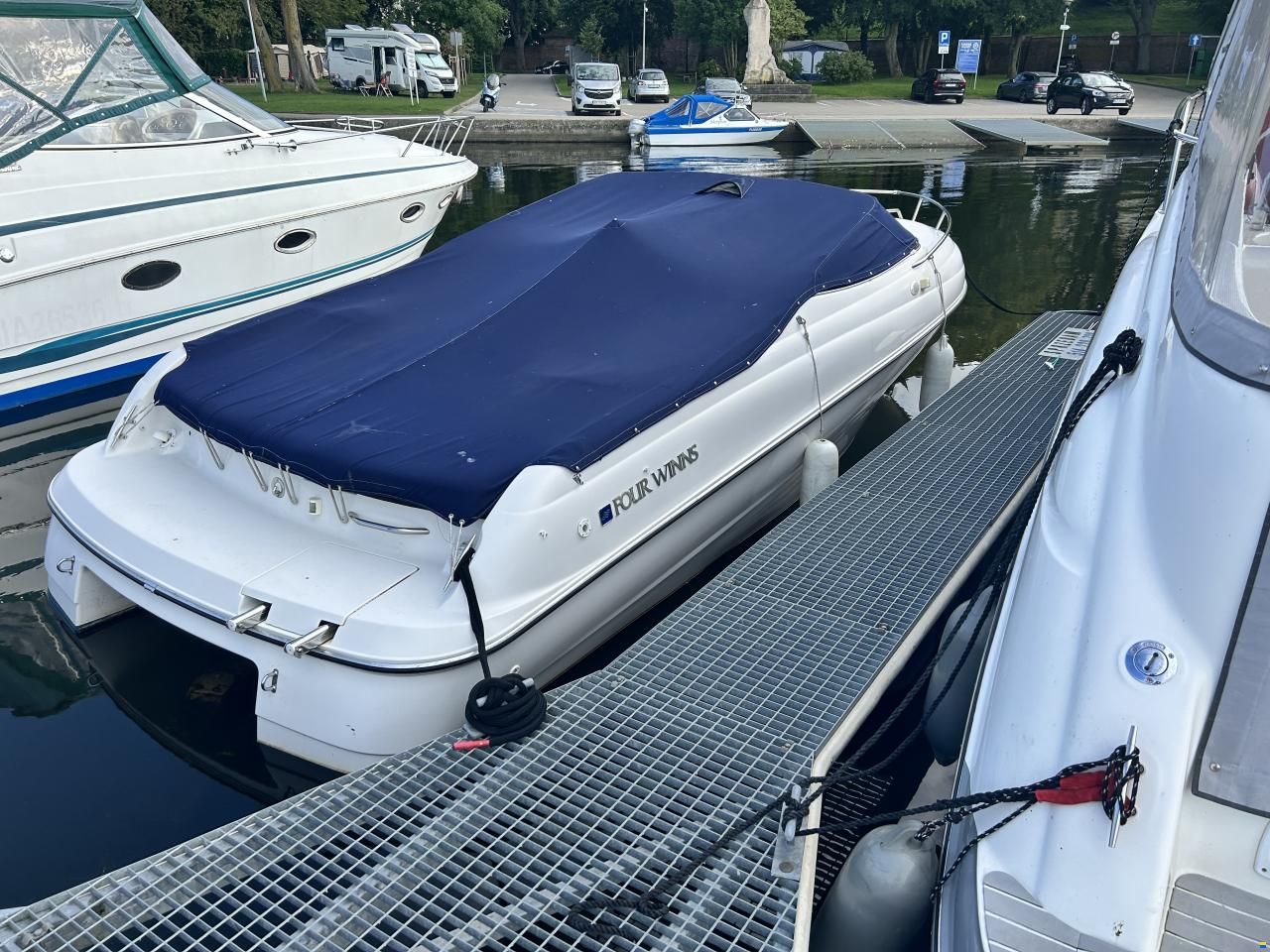 Four Winns 225 Sundower