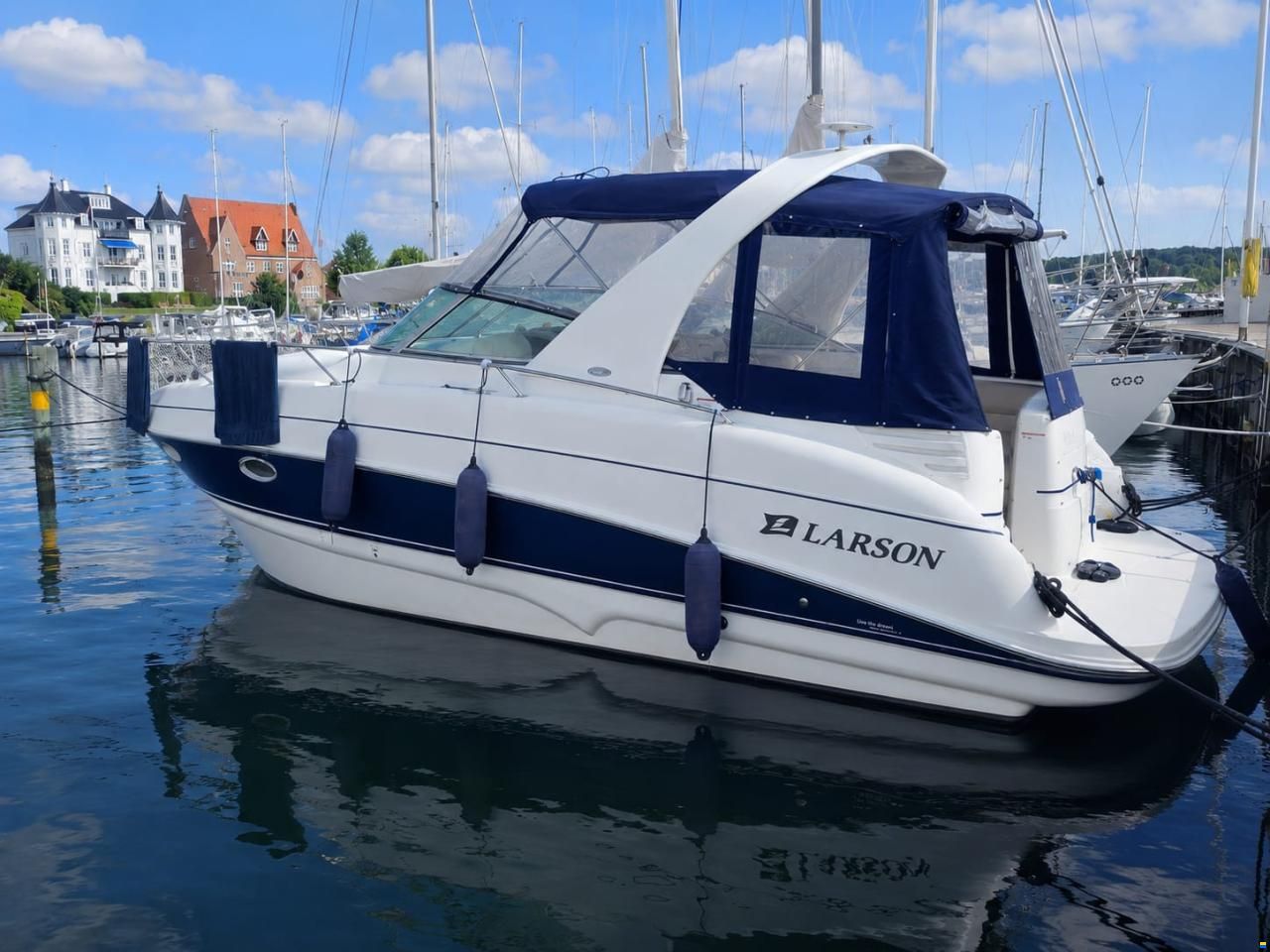 Larson 274 Cabrio