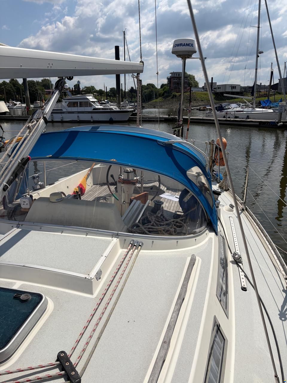 Marine Projects MOODY 346