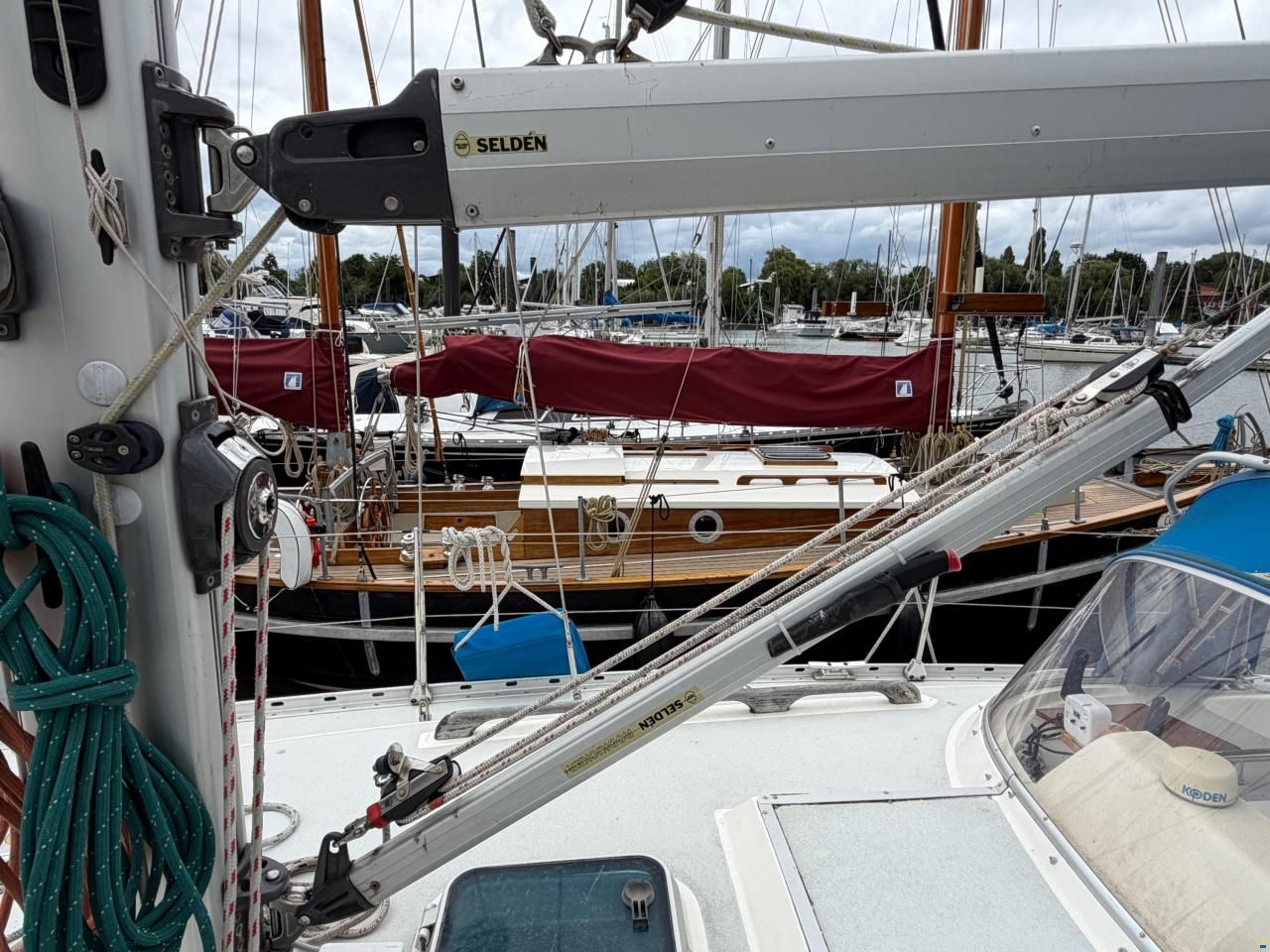 Marine Projects MOODY 346