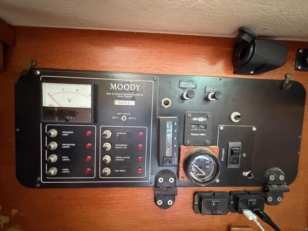 Marine Projects MOODY 346