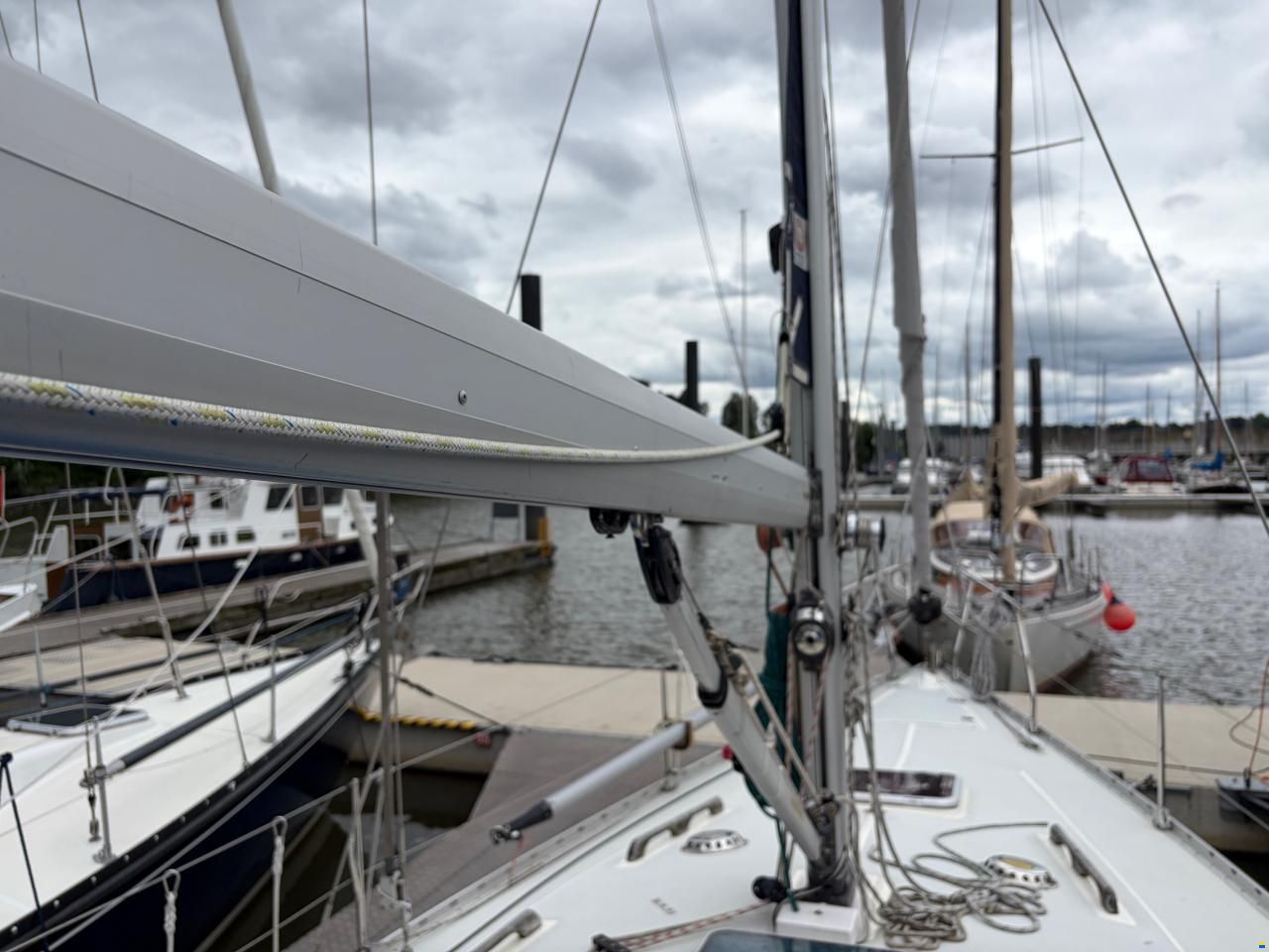 Marine Projects MOODY 346
