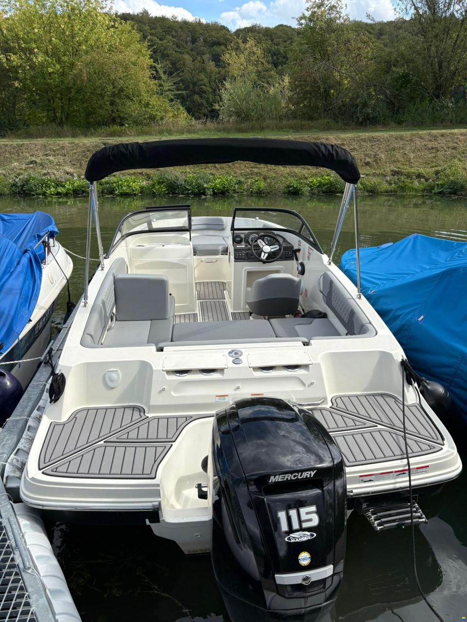 Bayliner VR4