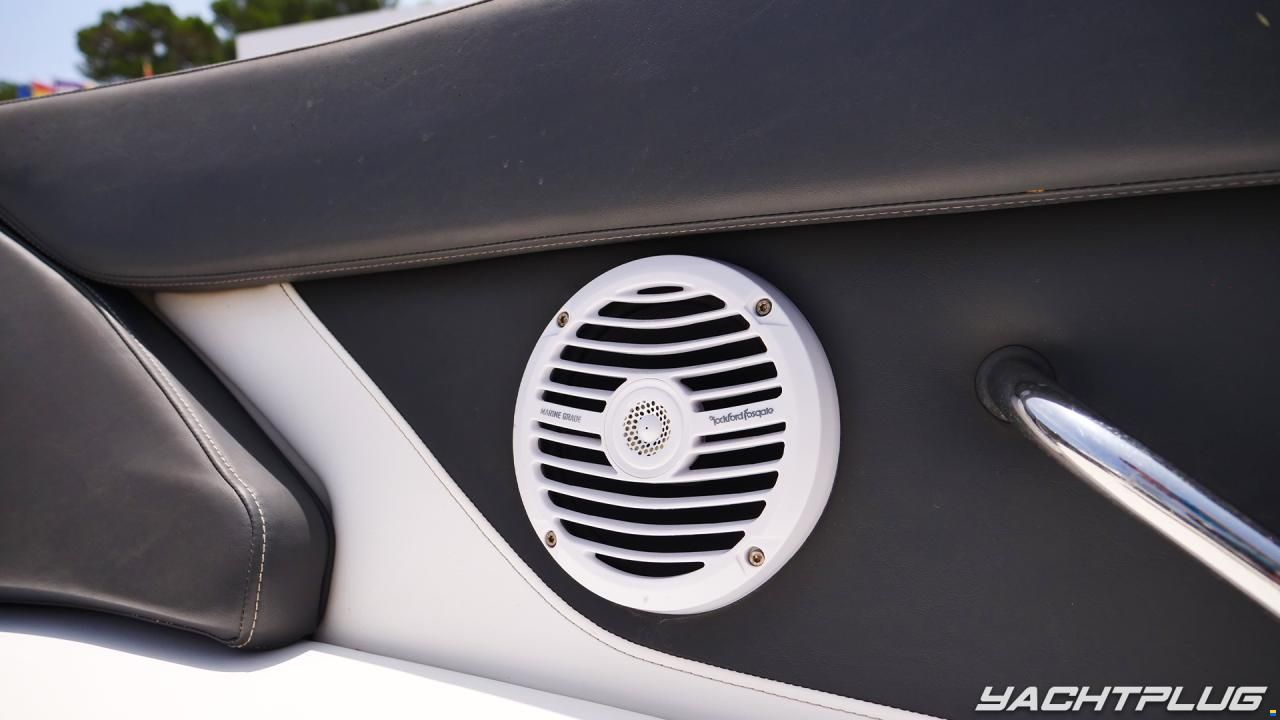 Sea Ray SPX 230