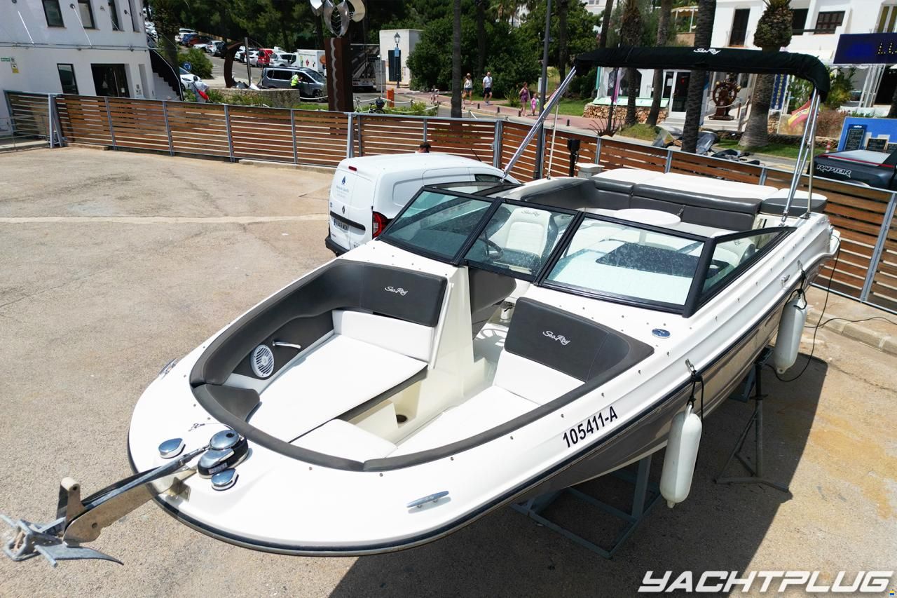 Sea Ray SPX 230