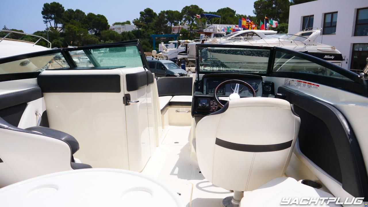 Sea Ray SPX 230