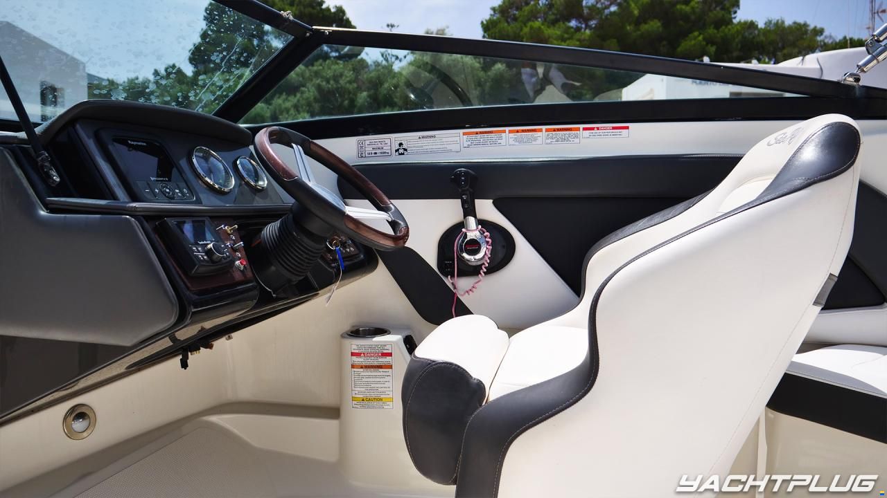 Sea Ray SPX 230