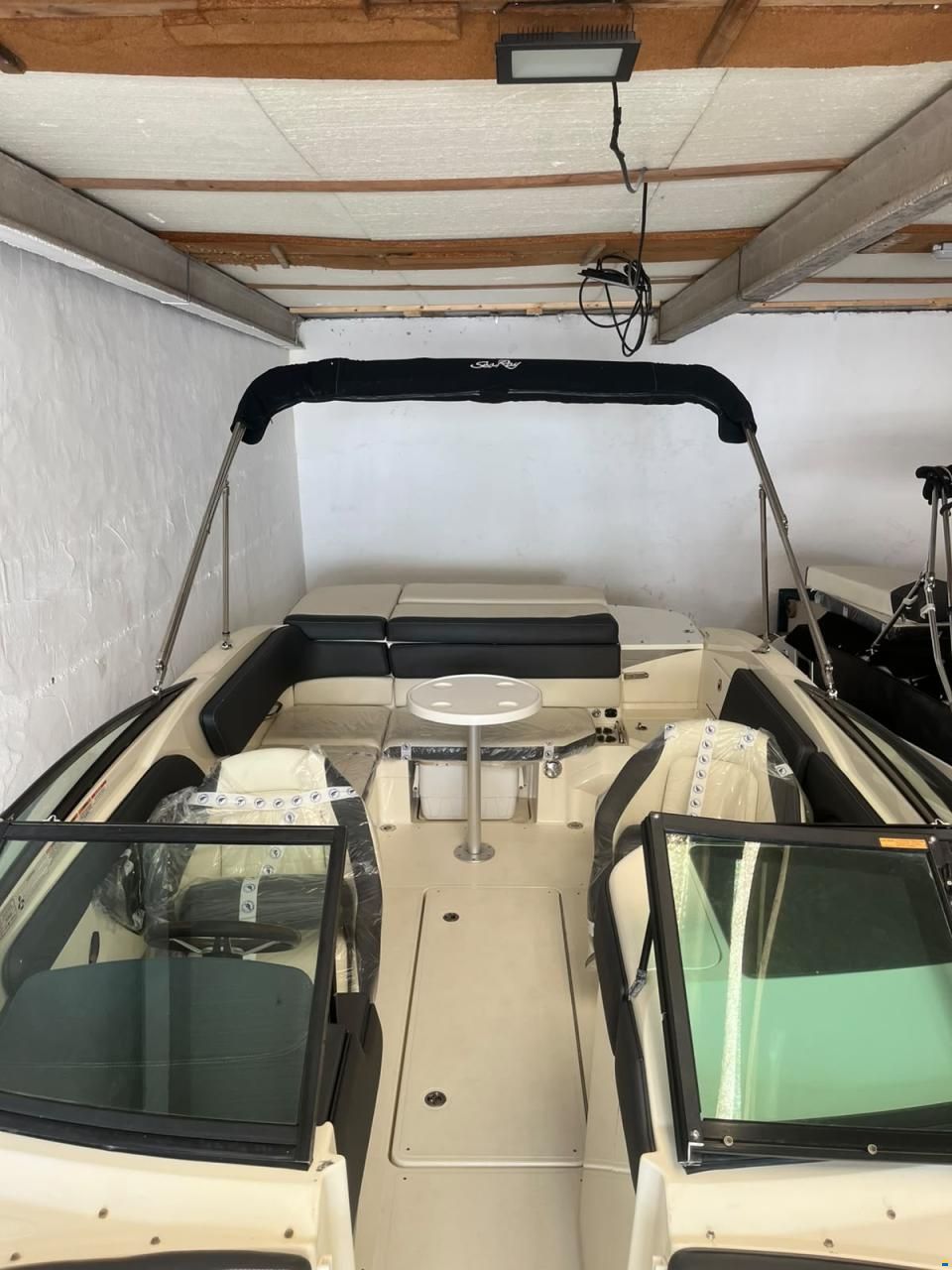 Sea Ray SPX 230