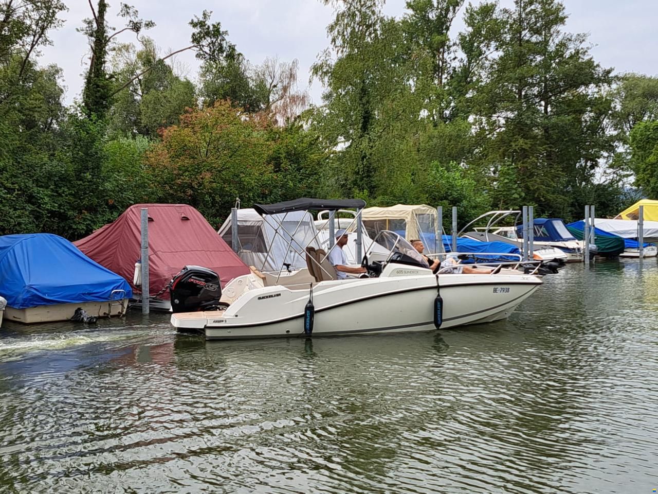 Quicksilver Activ 605 Sundeck