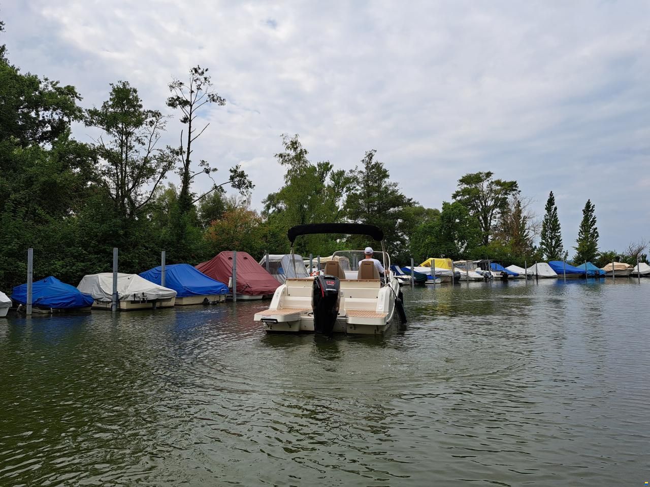 Quicksilver Activ 605 Sundeck
