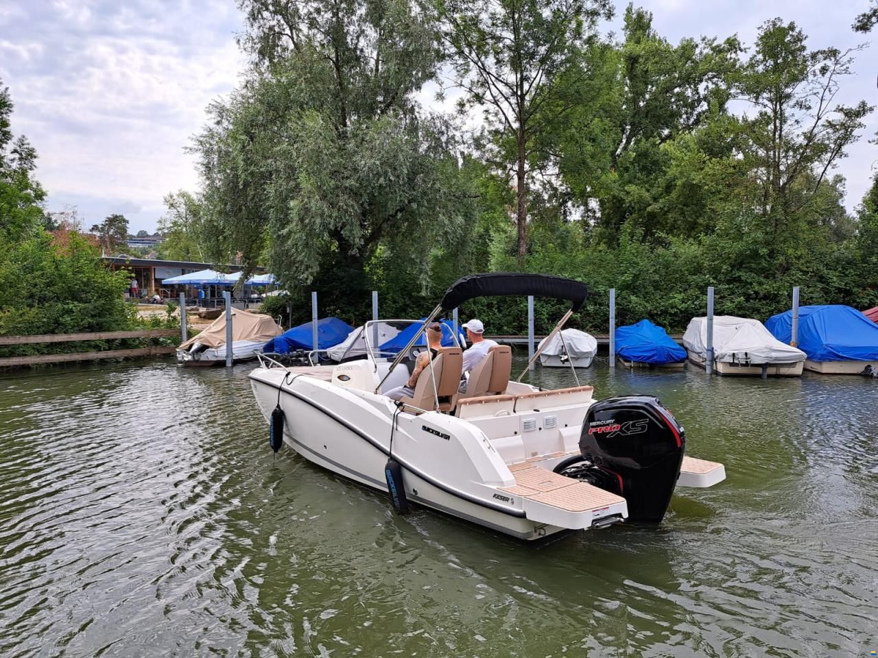 Quicksilver Activ 605 Sundeck