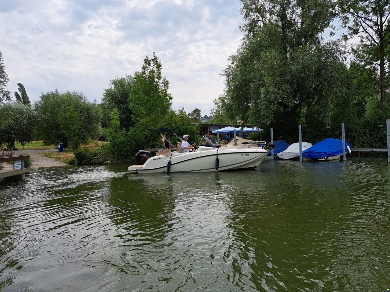 Quicksilver Activ 605 Sundeck