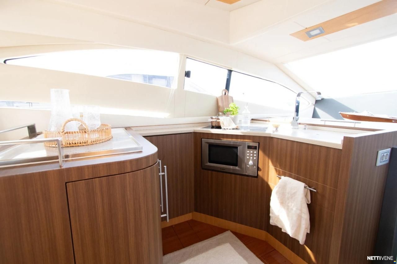 Rodman Muse 44