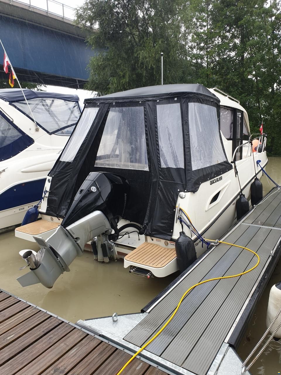 Quicksilver Aktiv 905 Weekend
