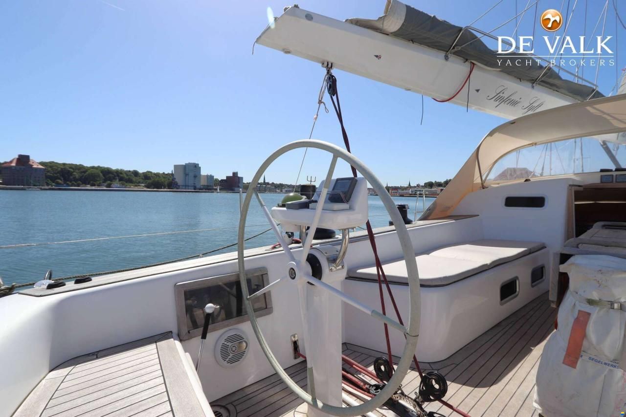 Grand Soleil 70
