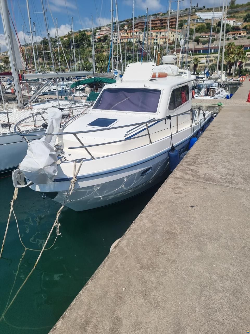 Poly Form Triakis C30 cabin
