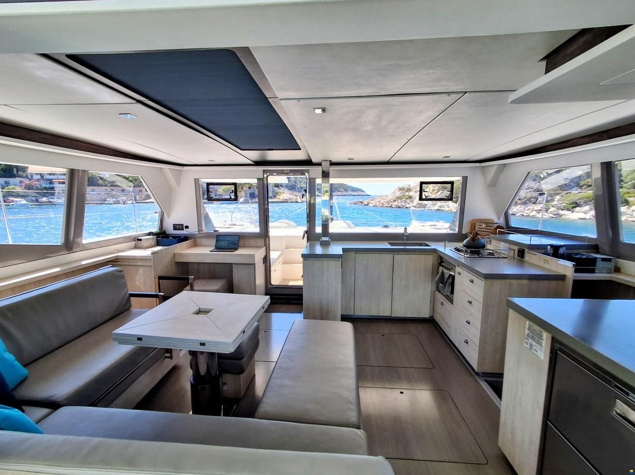Robertson&Caine Leopard 45
