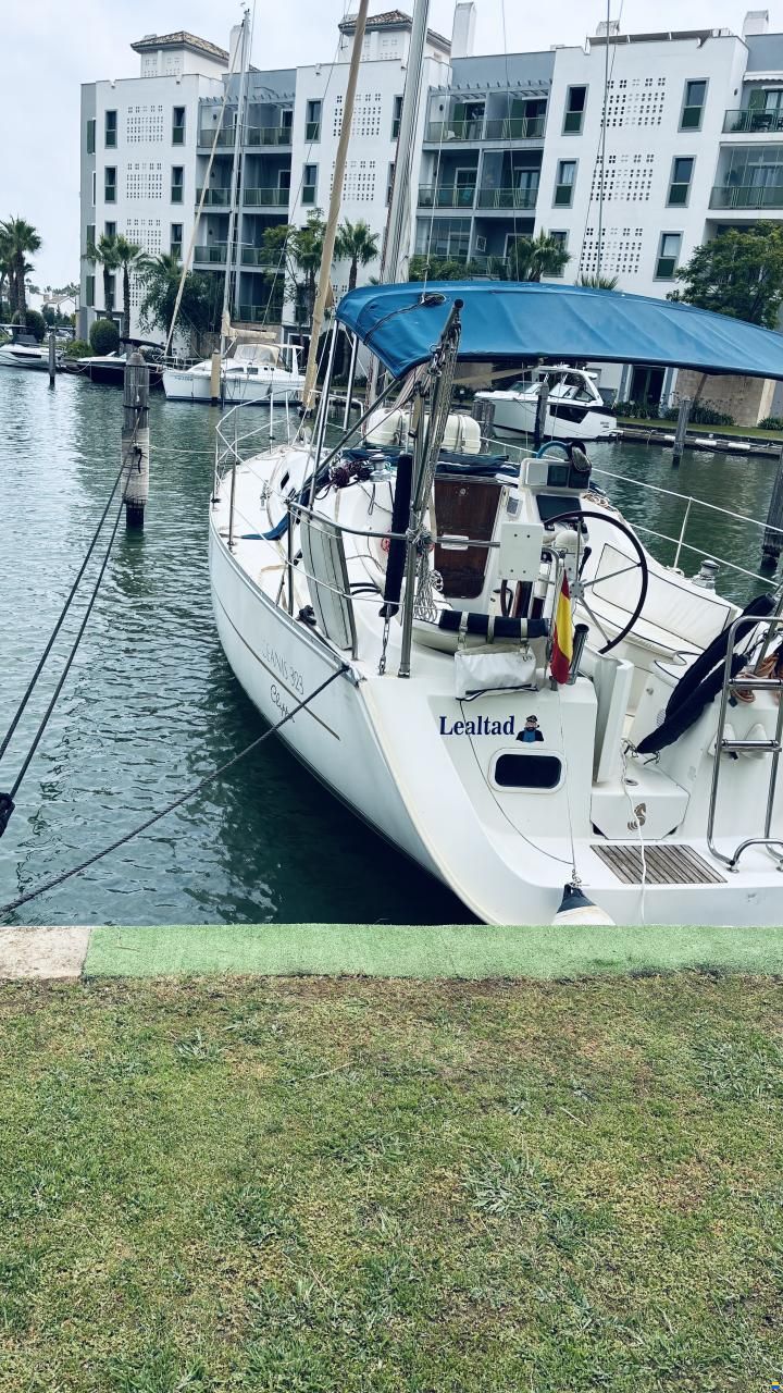 Beneteau Oceanis 323