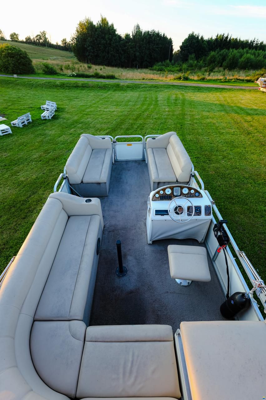Party Boat 9 os.