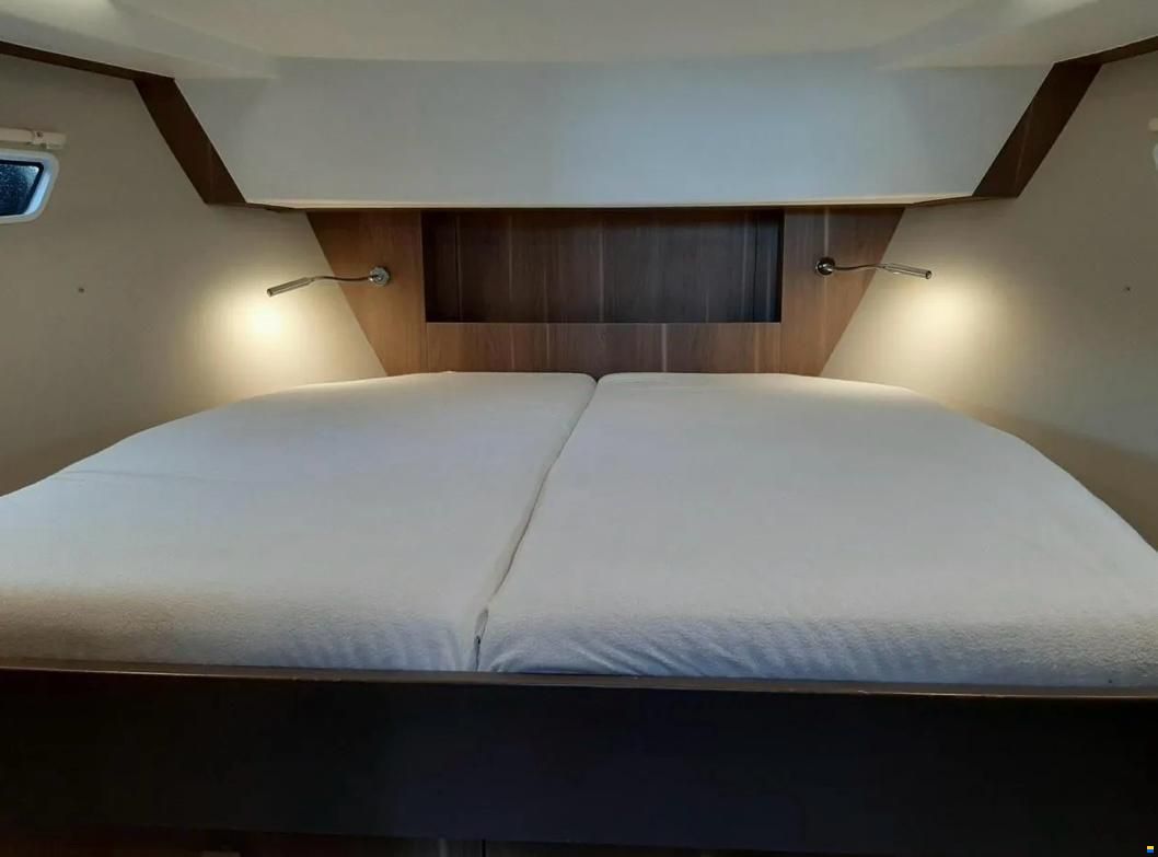 Sealine C330