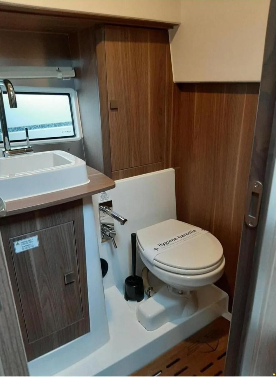 Sealine C330