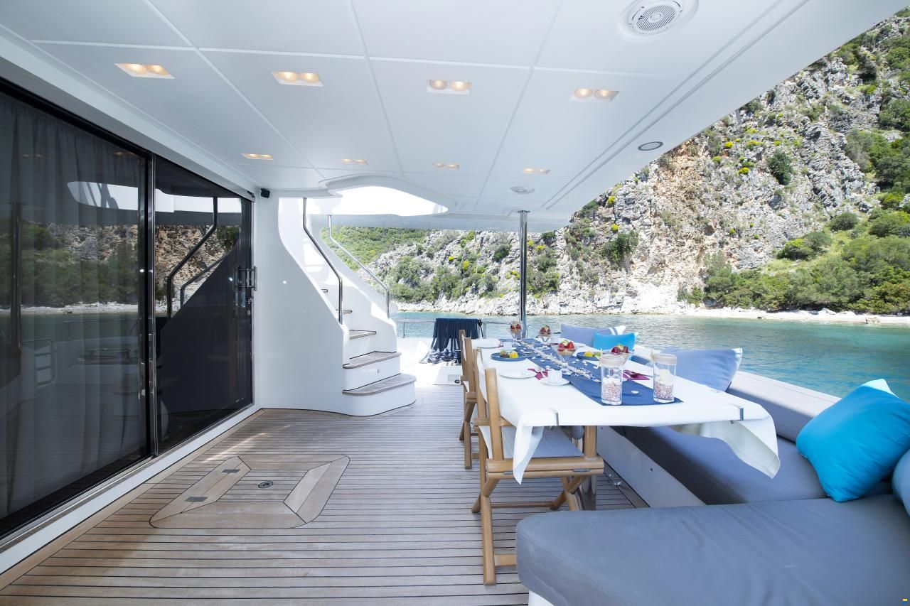 Azimut 84 Fly