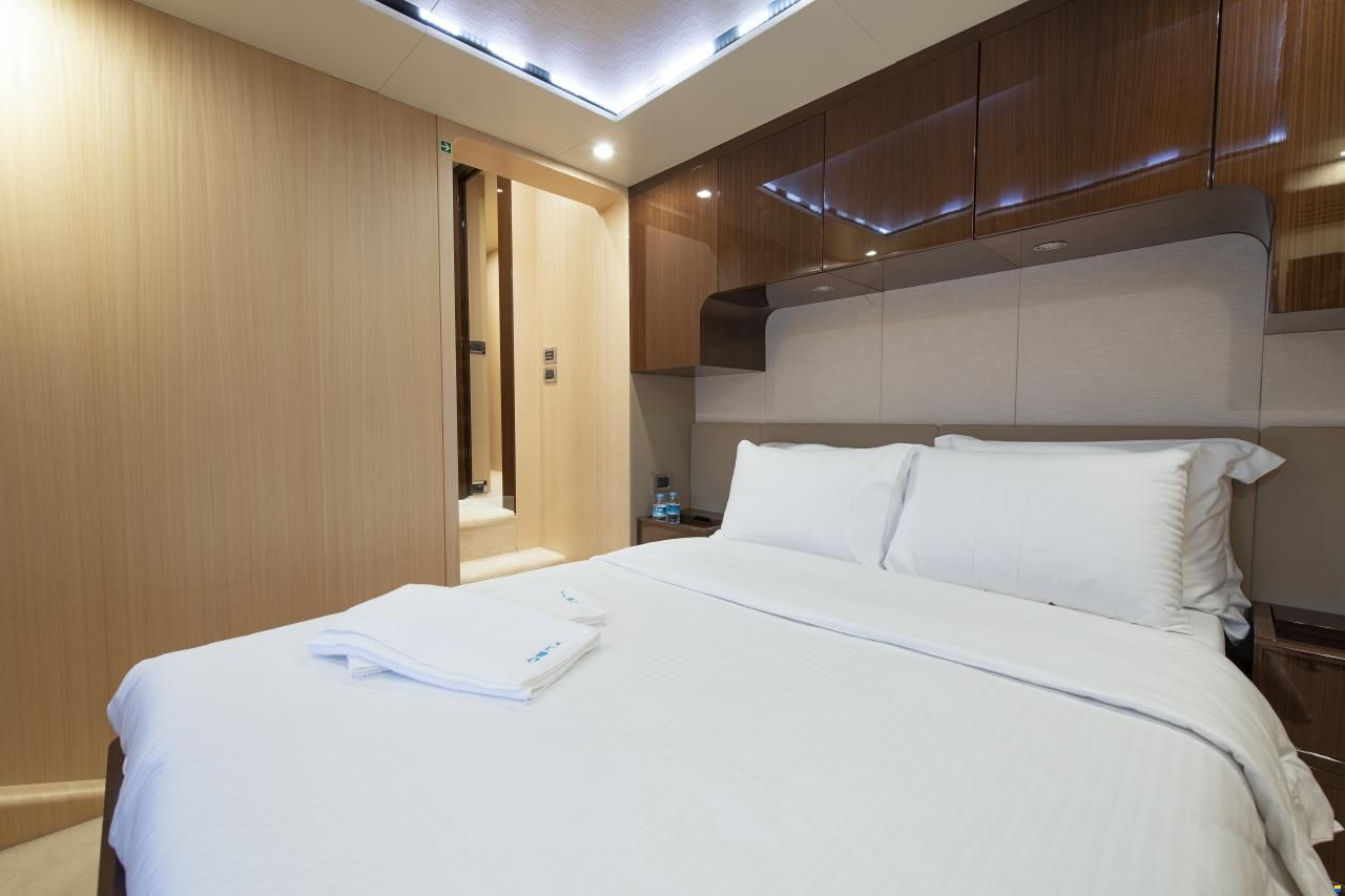 Azimut 84 Fly