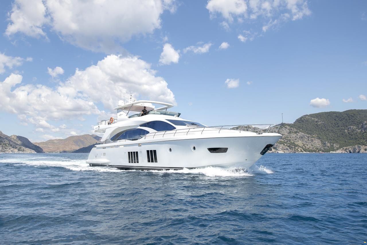 Azimut 84 Fly