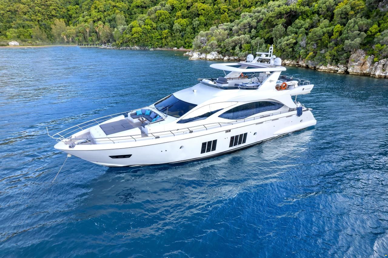 Azimut 84 Fly