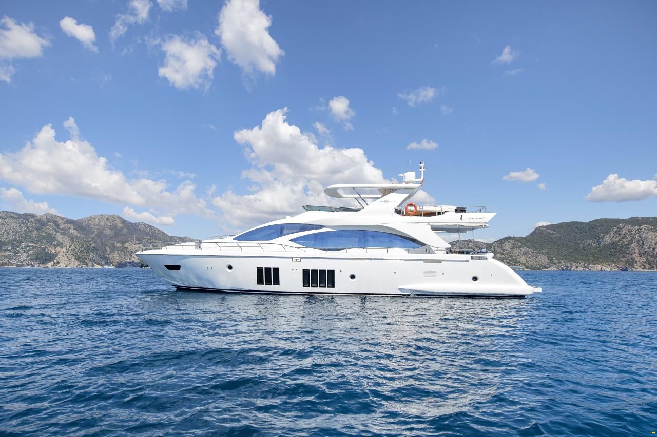 Azimut 84 Fly