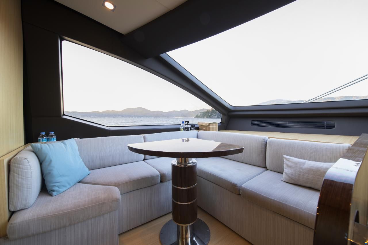 Azimut 84 Fly