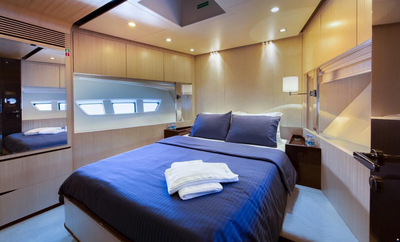 Azimut 84 Fly
