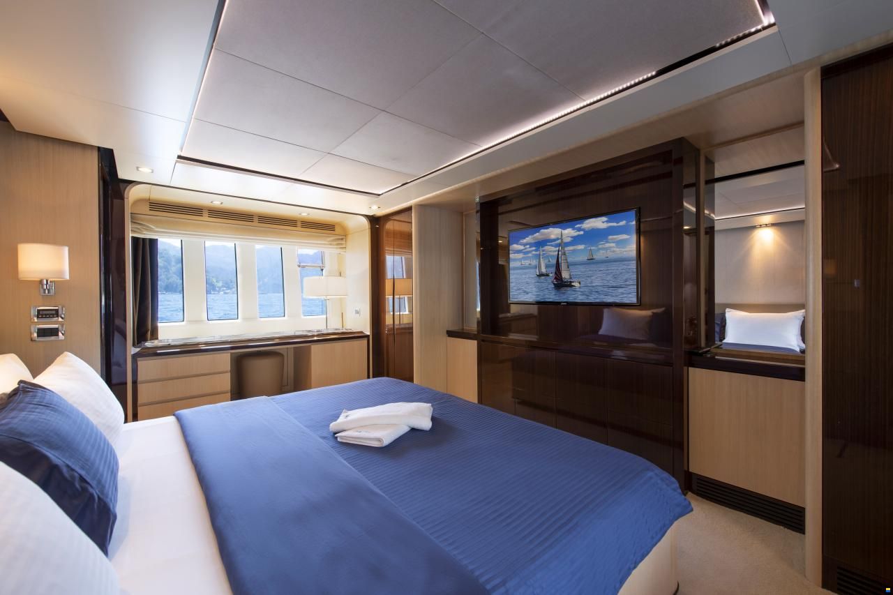 Azimut 84 Fly