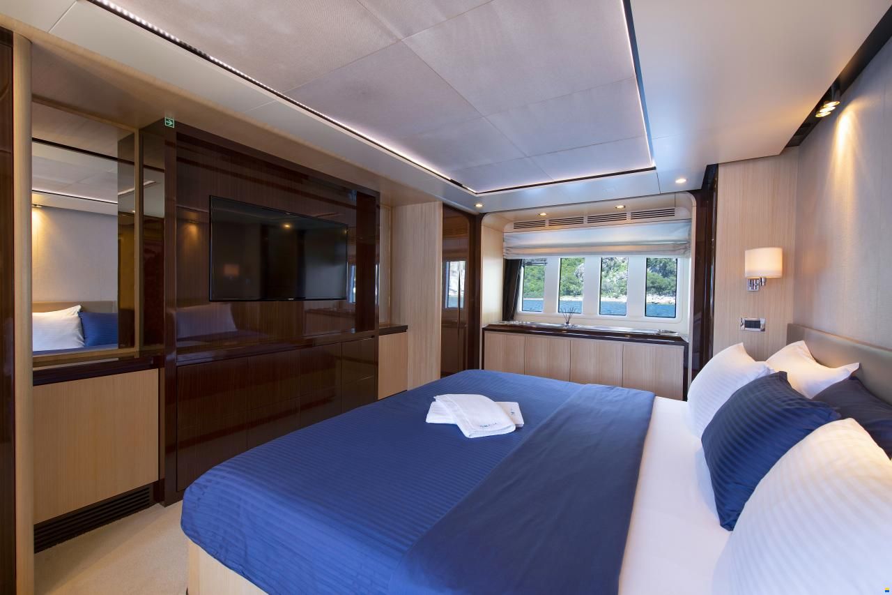 Azimut 84 Fly
