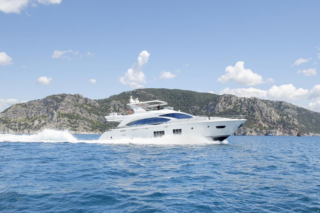 Azimut 84 Fly
