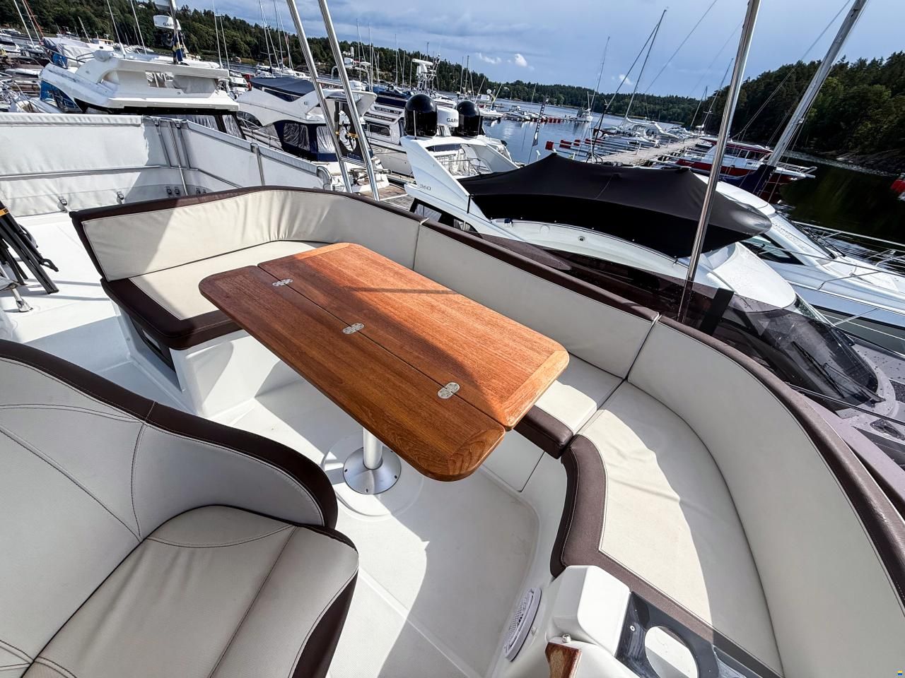 Beneteau Swift Trawler 35