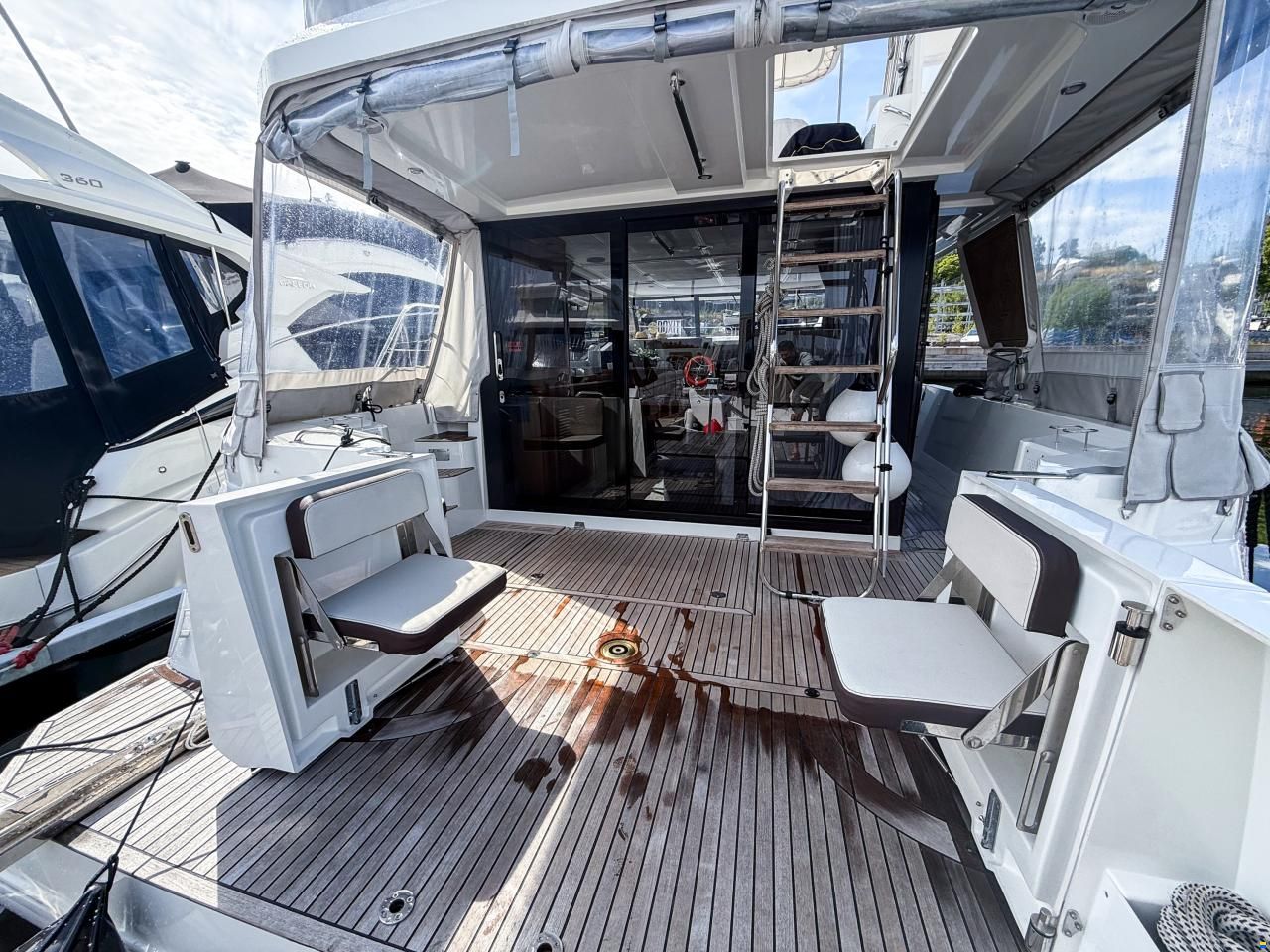 Beneteau Swift Trawler 35