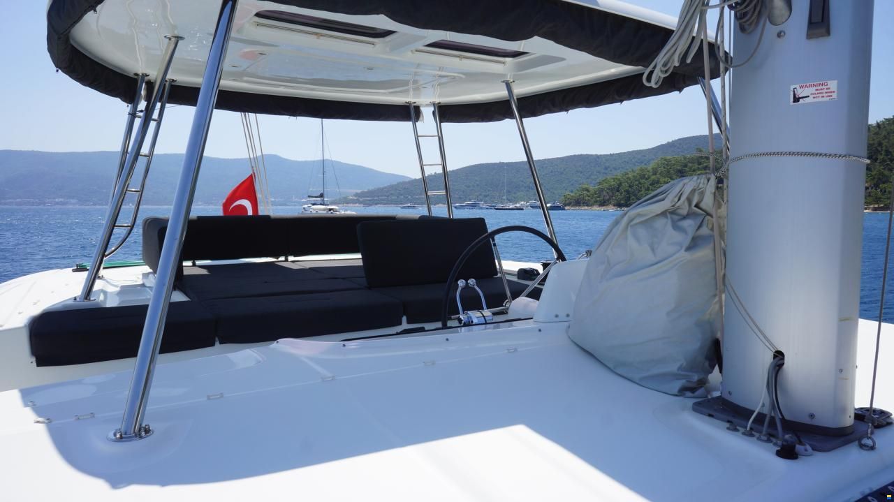 Lagoon 46 FLY