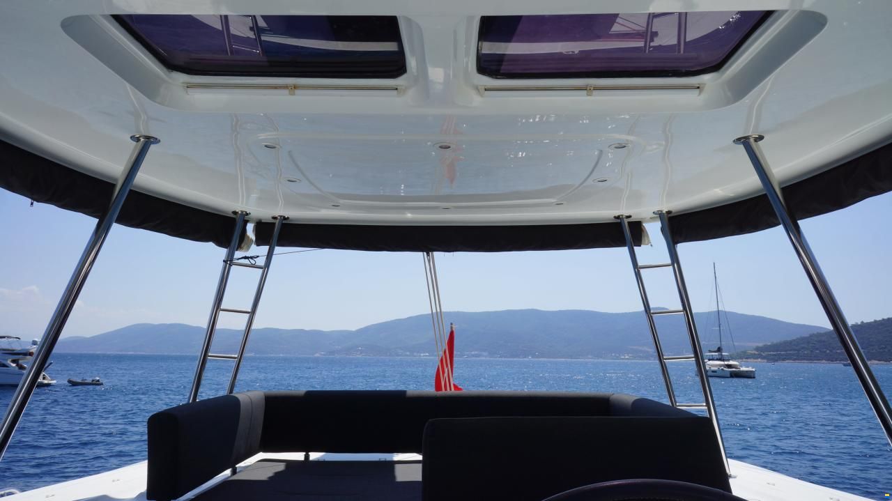 Lagoon 46 FLY
