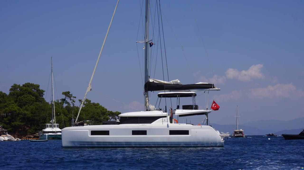Lagoon 46 FLY