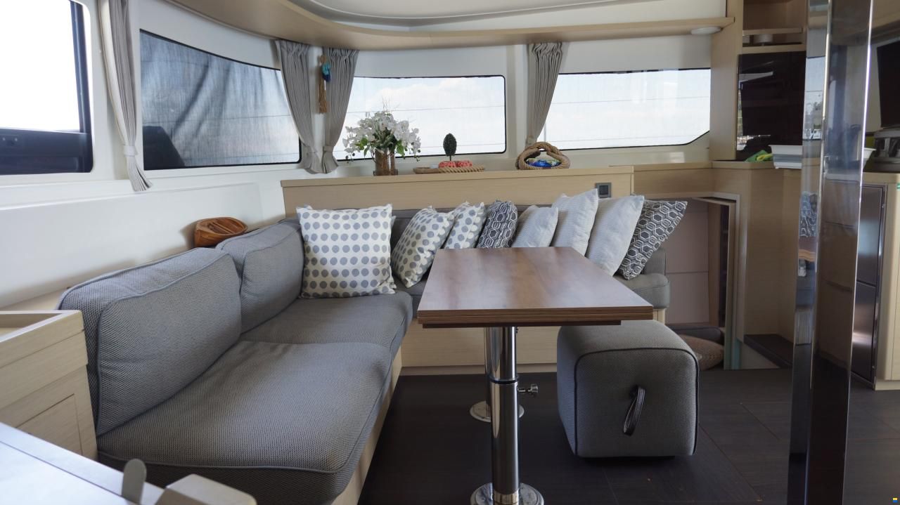 Lagoon 46 FLY