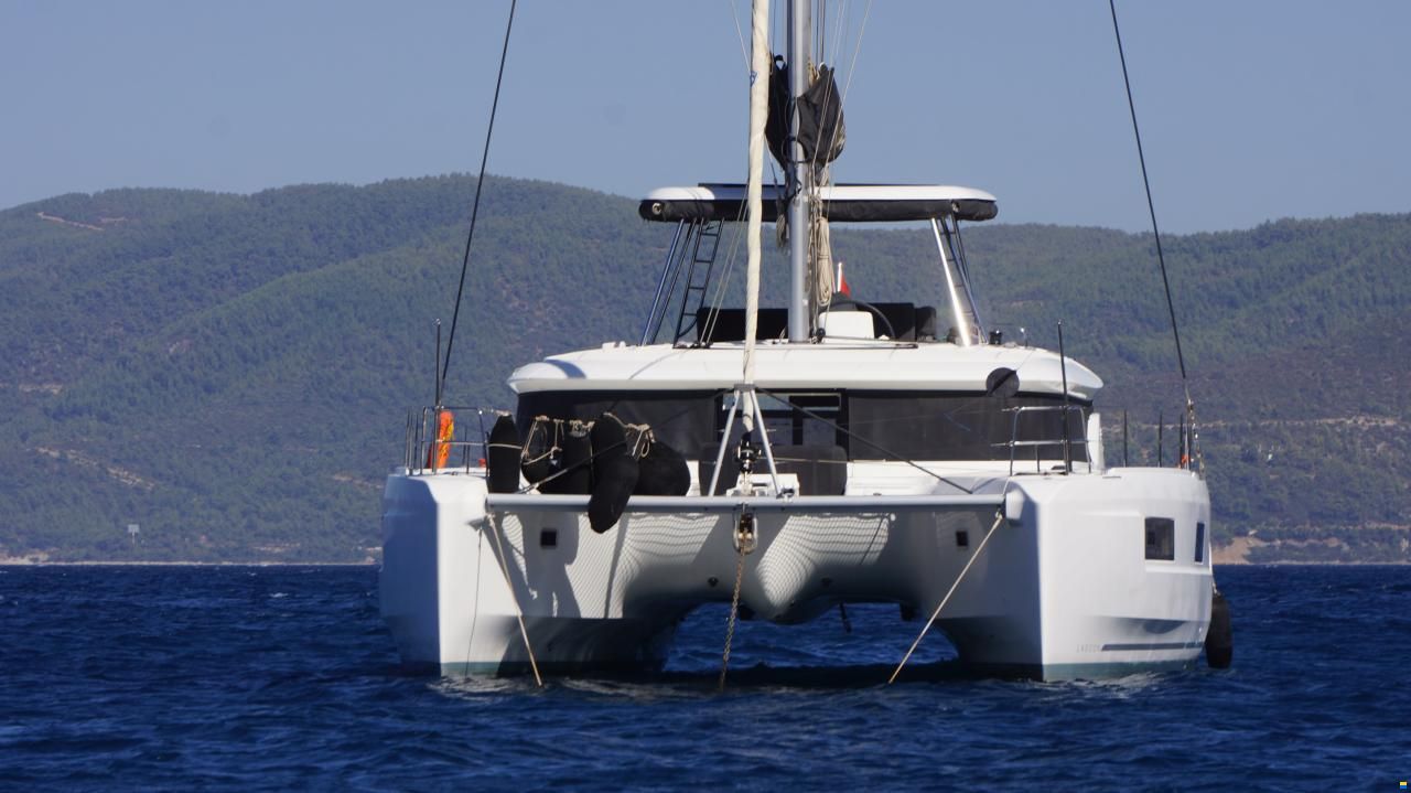 Lagoon 46 FLY