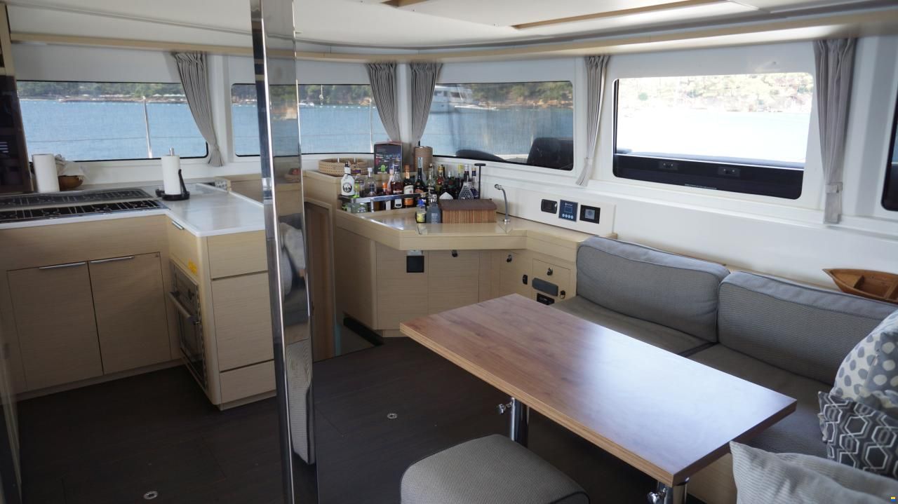 Lagoon 46 FLY