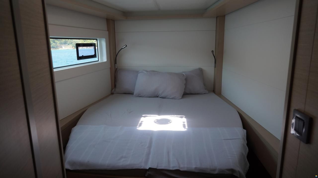 Lagoon 46 FLY