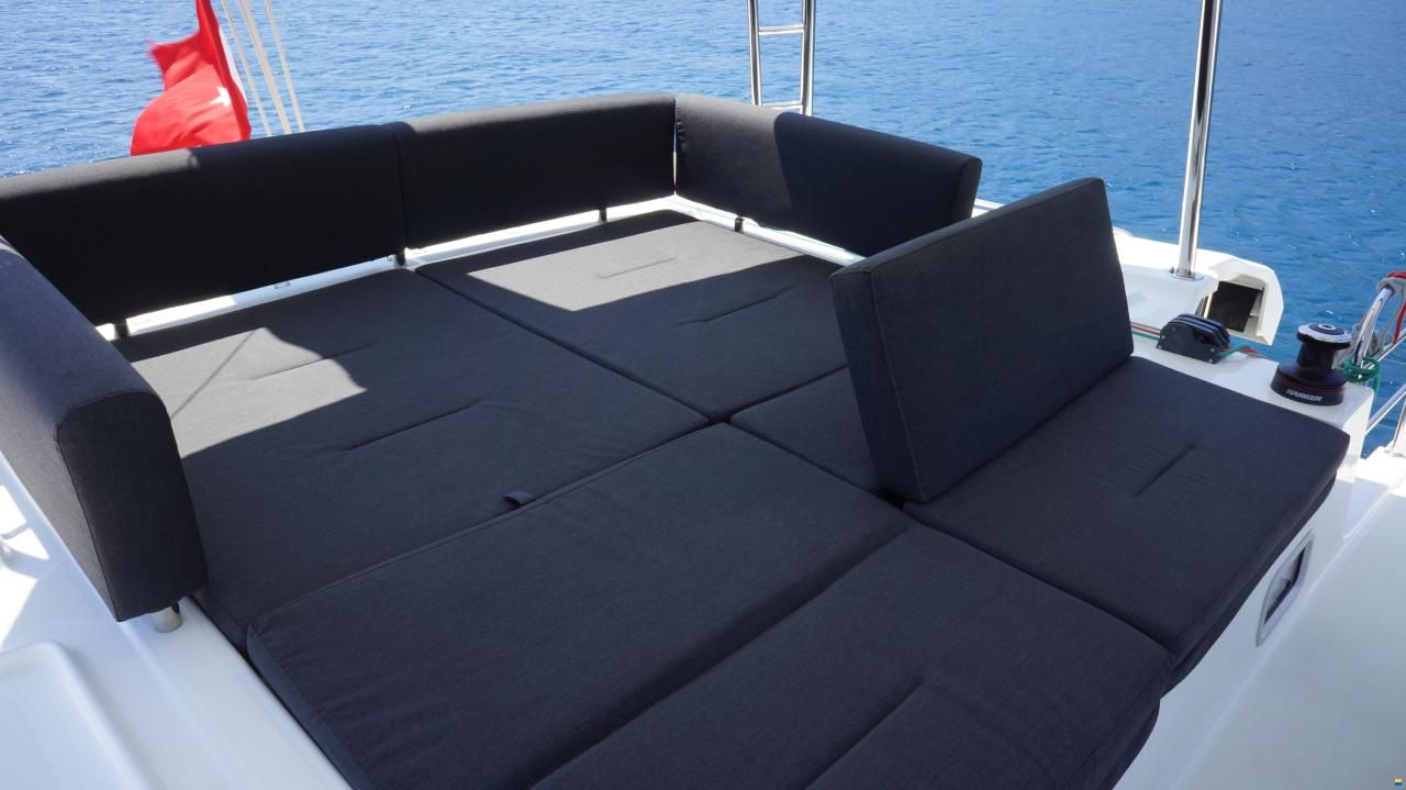 Lagoon 46 FLY