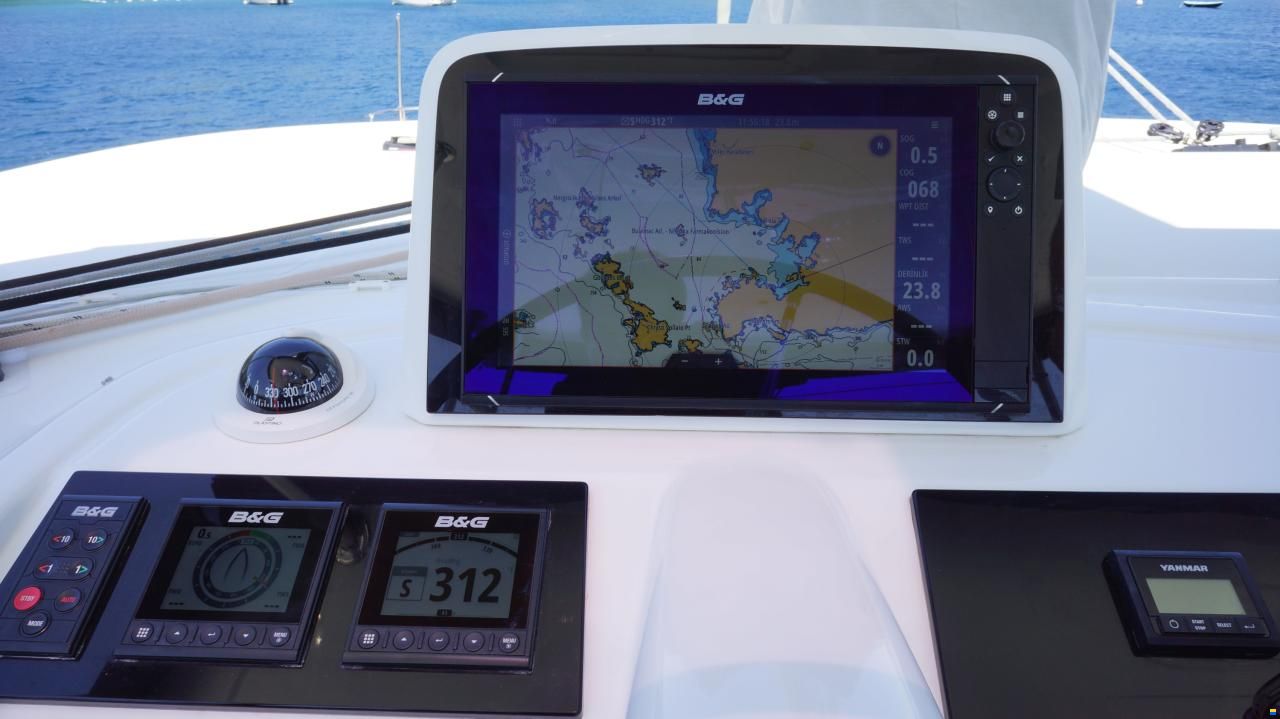 Lagoon 46 FLY